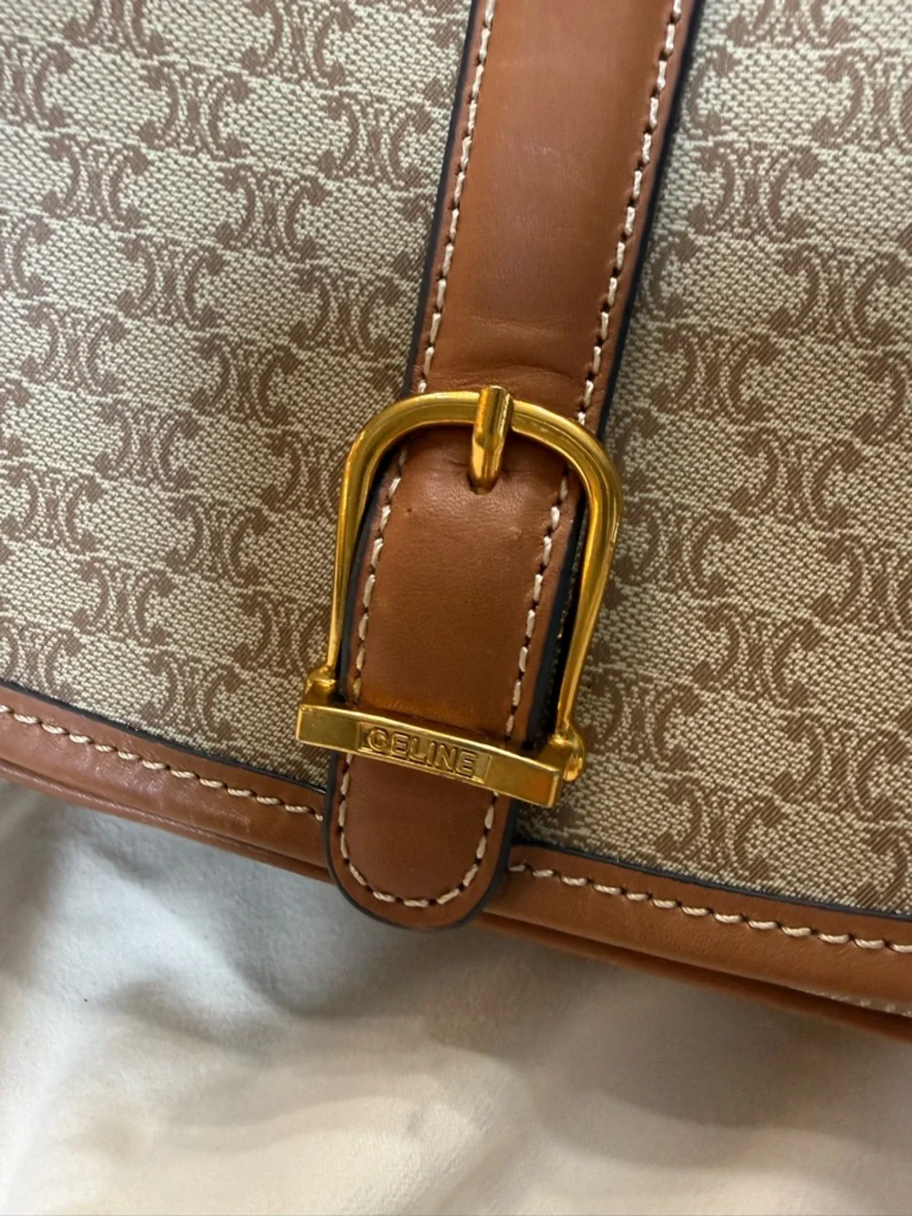 Celine Tan Brown Vintage Macadam PVC and leather shoulder bag - Picture 3 of 12